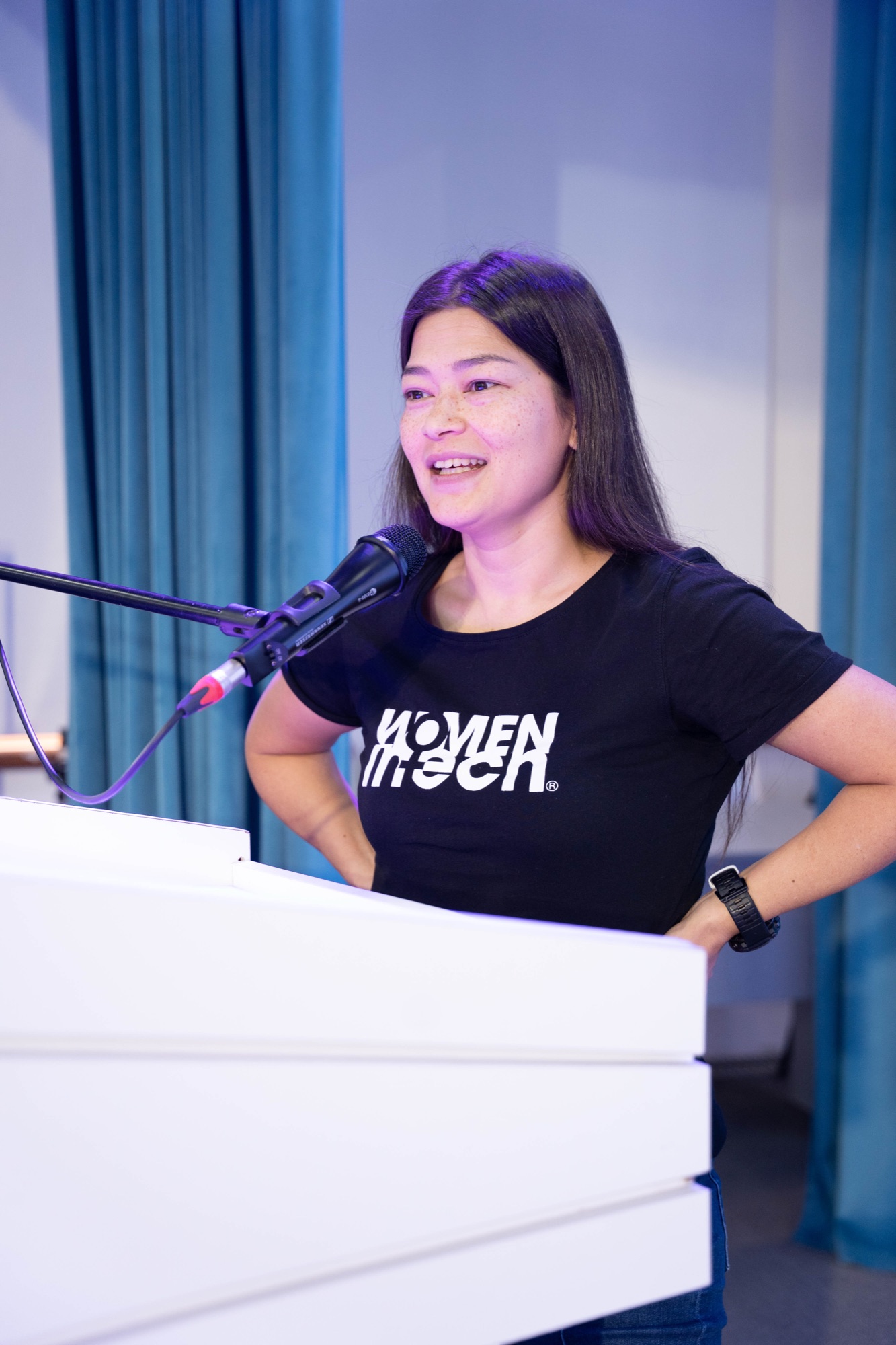 Выступление представительницы Women in Tech Kazakhstan на Autumn WIT Meetup